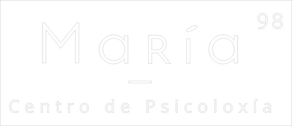 Letras recortadas de PVC blanco Proxectos Gráficos Aldine Ferrol, S.L. - La Coruña 72x27 cm